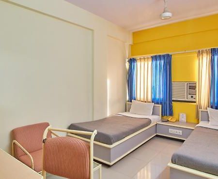 Hotel Aditya Rajkot Exterior photo