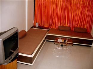 Hotel Aditya Rajkot Exterior photo