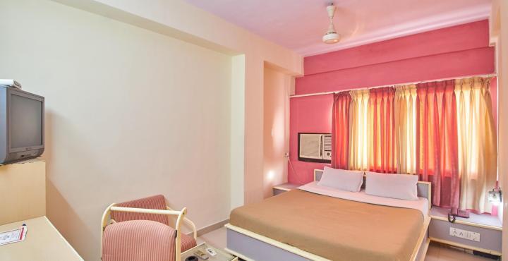 Hotel Aditya Rajkot Exterior photo